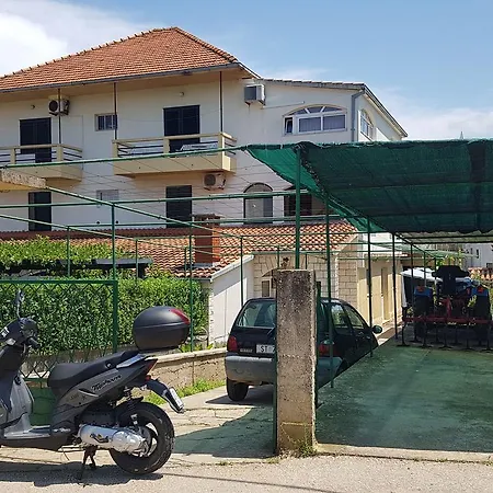 Guest house Marin